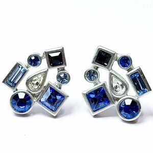 💕 2/$30 Blue Crystal Cluster Stud Earrings - Women Jewelry